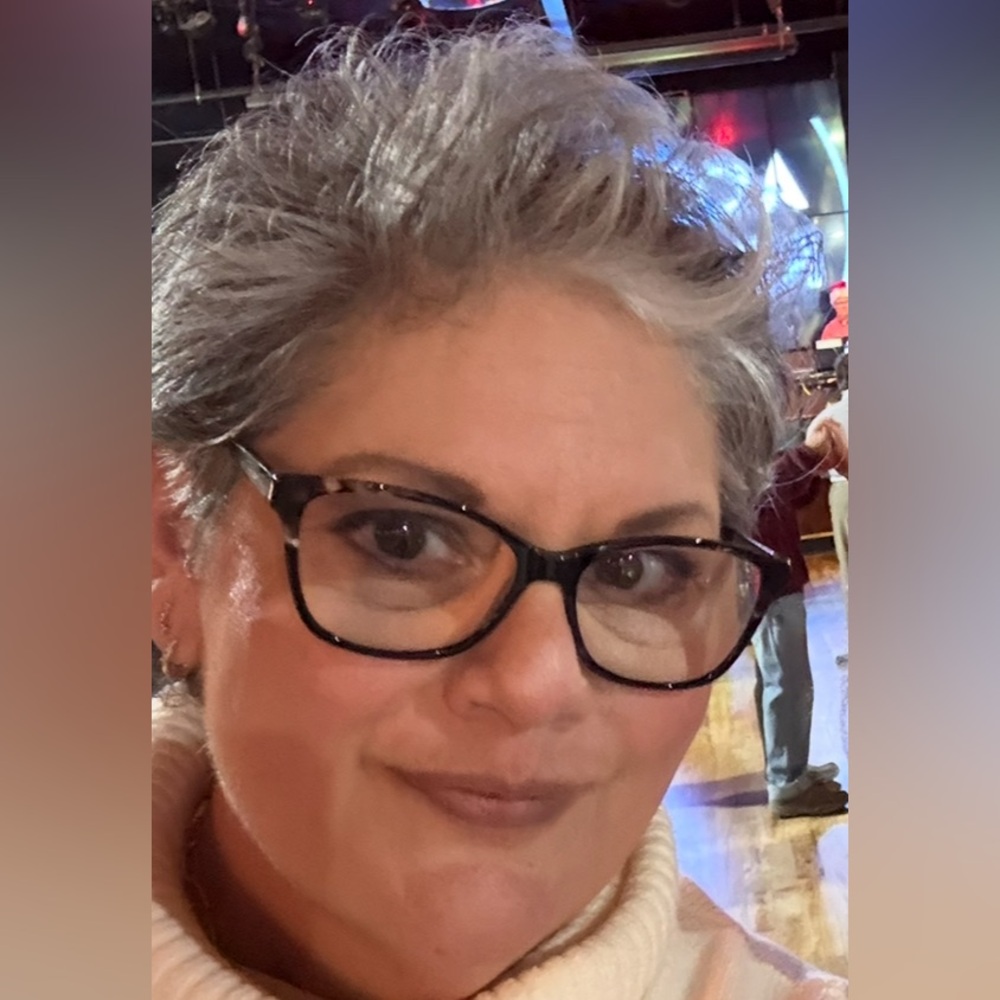 Meet your Posher, Lisa